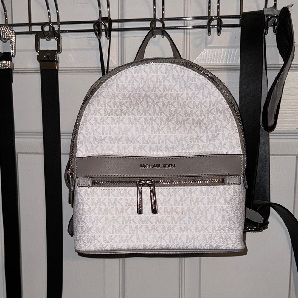 Michael Kors Sheila Medium Logo Backpack